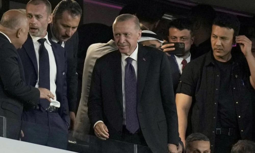 Στο Βερολίνο στις εξέδρες του Euro ο Ερντογάν - Στο «κόκκινο» τα μέτρα ασφαλείας